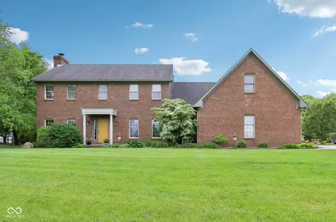 1121 N Cambridge Ct, Greenfield, IN 46140