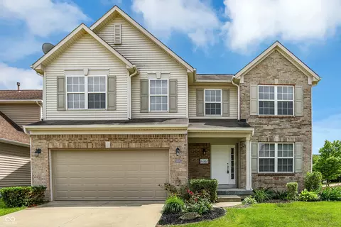 11849 Traymoore Dr, Fishers, IN 46038