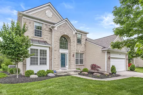 2070 Mustang Chase Dr, Carmel, IN 46074