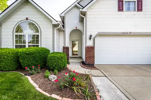13815 Plantree Dr, Carmel, IN 46033