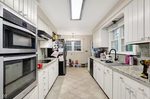 Kitchen - 8301 E County Road 801 S, Plainfield, IN 46168 photo 1 of 4