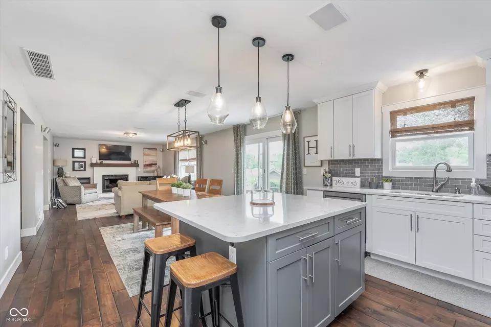  10673 Misty Hollow Ln, Fishers, IN 46038 photo 14