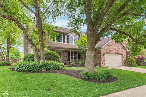10673 Misty Hollow Ln, Fishers, IN 46038