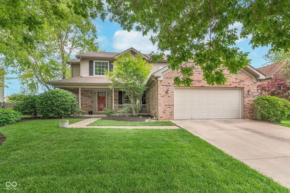  10673 Misty Hollow Ln, Fishers, IN 46038 photo 2