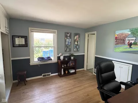 5889 Crestview Ave, Indianapolis, IN 46220 photo 12