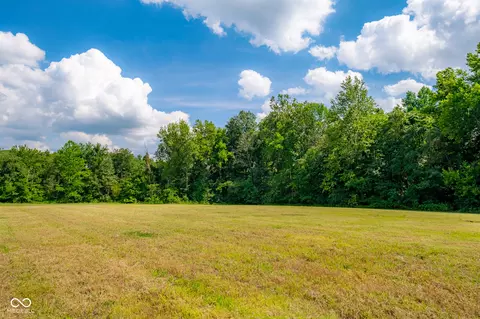 6475 W Ohio Ridge Rd, Columbus, IN 47201