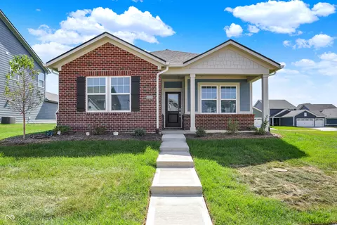 15363 Alperton Rd, Fishers, IN 46037