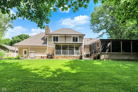 Exterior - 4623 E Windsor Ln, Columbus, IN 47201 photo 15 of 19