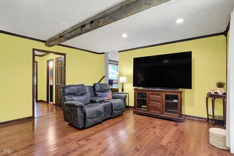 Living - 4623 E Windsor Ln, Columbus, IN 47201 photo 4 of 4
