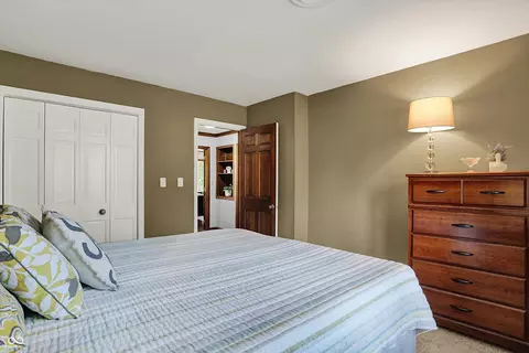 Bedroom - 4623 E Windsor Ln, Columbus, IN 47201 photo 2 of 7