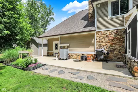 Exterior - 4623 E Windsor Ln, Columbus, IN 47201 photo 17 of 19