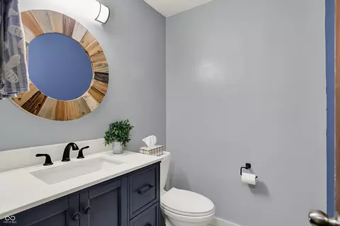 Bath - 4623 E Windsor Ln, Columbus, IN 47201 photo 4 of 4