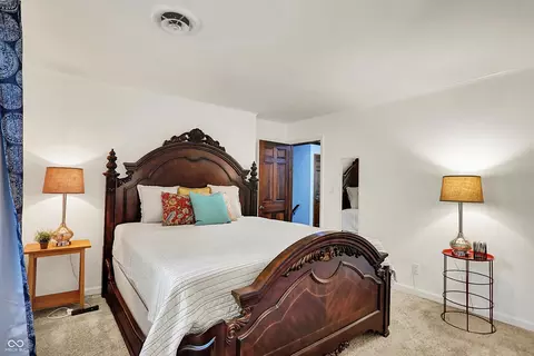 Bedroom - 4623 E Windsor Ln, Columbus, IN 47201 photo 4 of 7