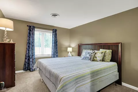 Bedroom - 4623 E Windsor Ln, Columbus, IN 47201 photo 1 of 7