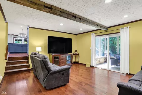 Living - 4623 E Windsor Ln, Columbus, IN 47201 photo 1 of 4