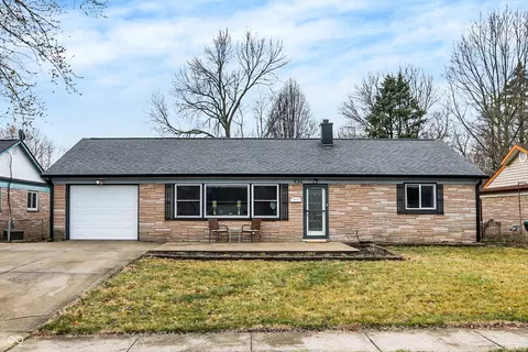 634 Park Dr, Greenwood, IN 46143