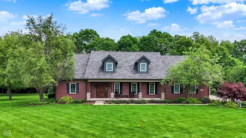 4123 S Village Row, New Palestine, IN 46163