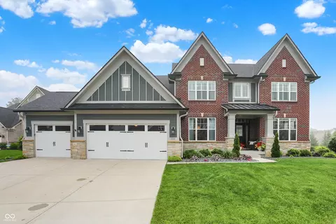 15023 Glenmoor Cir, Carmel, IN 46033