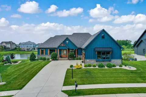 18398 Cross Lakes Ct, Westfield, IN 46074