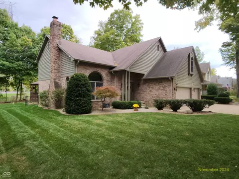 3819 S Village Dr, New Palestine, IN 46163