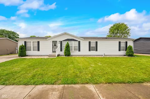 4640 Autumn Ridge Dr, Columbus, IN 47203