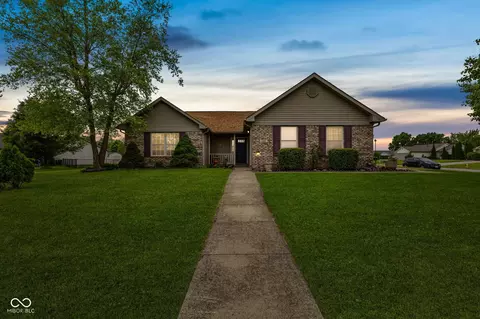 1202 Orphant Annie, Greenfield, IN 46140
