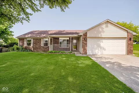 7418 Southern Lakes Dr, Indianapolis, IN 46237