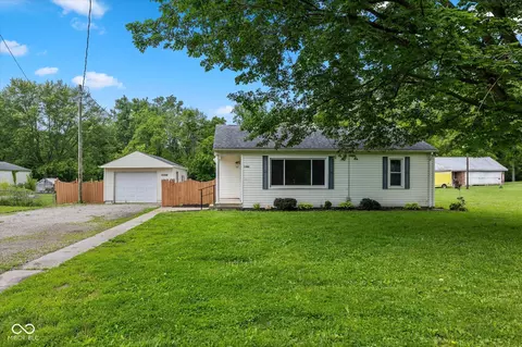 1382 S Morgantown Rd, Greenwood, IN 46143