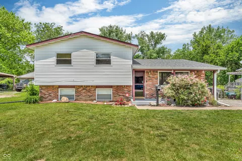 3624 Woodcliff Dr, Indianapolis, IN 46203