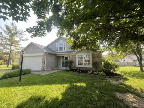 7657 Winding Creek Dr, Indianapolis, IN 46236