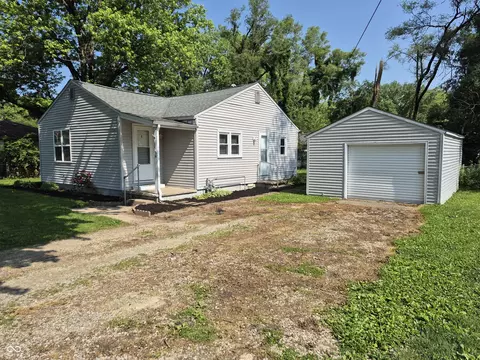 1584 Shady Ln, Columbus, IN 47201