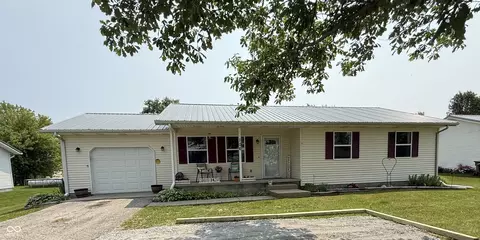 106 9th St, New Market, IN 47965