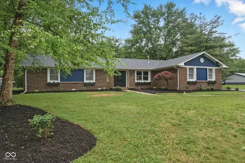 4645 Quail Run Dr, New Palestine, IN 46163