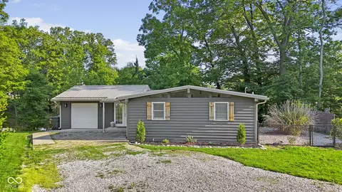 5570 Paradise Ct, Martinsville, IN 46151