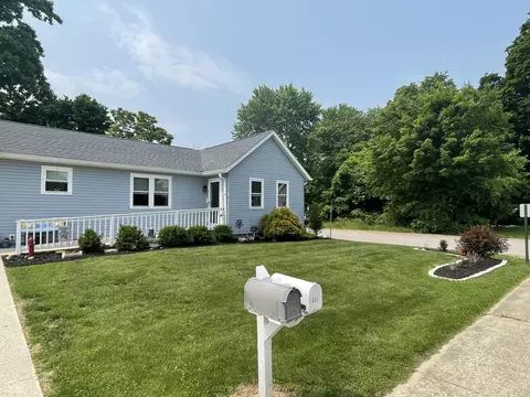 304 E Wayne St, Spencer, IN 47460 photo 2