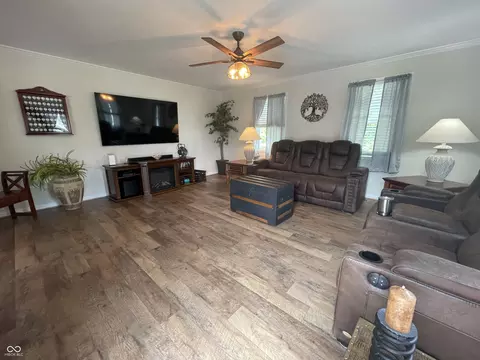 304 E Wayne St, Spencer, IN 47460 photo 7