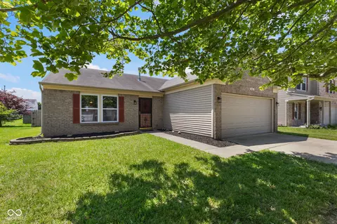 8447 Wanda Lake Dr, Camby, IN 46113