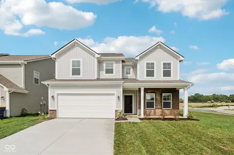 5002 Amber Wood Dr, Oaklandon, IN 46235