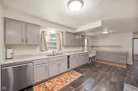 Kitchen - 106 N Jamalee Way, Pendleton, IN 46064 photo 2 of 3