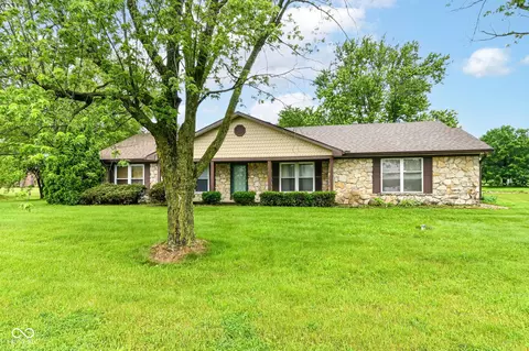 9608 Sycamore Rd, Carmel, IN 46032