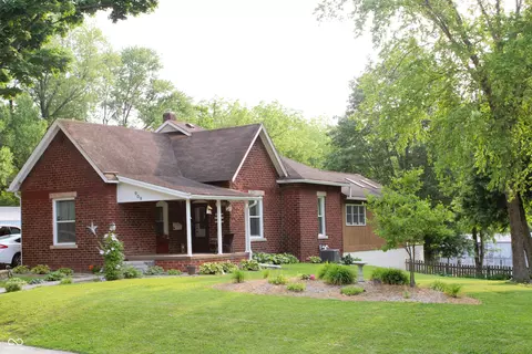 909 S Elm St, Crawfordsville, IN 47933