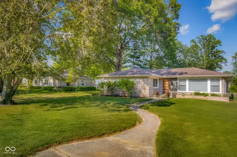 2675 Franklin St, Columbus, IN 47201