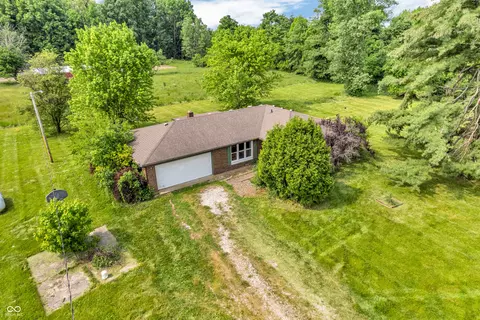 8784 E Range Line Rd, Coatesville, IN 46121