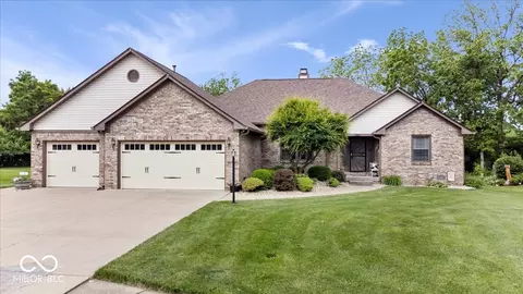 2818 Locust Dr, Indianapolis, IN 46227