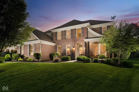 14662 Woodstone Cir, Fishers, IN 46037