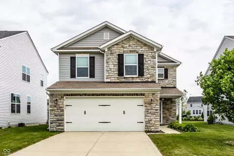 6114 Pebblebrooke Rd, Whitestown, IN 46075