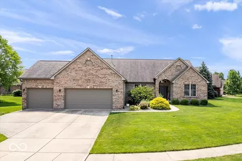 745 Ridge Gate Dr, Brownsburg, IN 46112