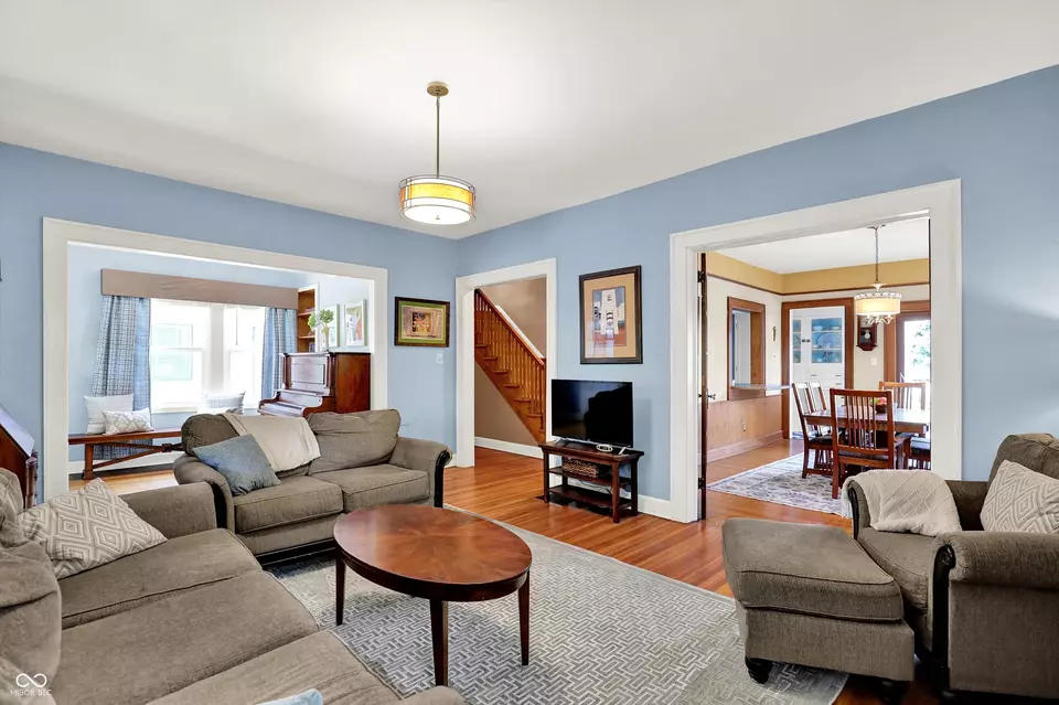 Living - 140 W Hampton Dr, Indianapolis, IN 46208 photo 3 of 6