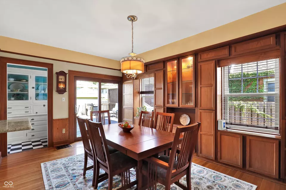 Dining - 140 W Hampton Dr, Indianapolis, IN 46208 photo 2 of 4
