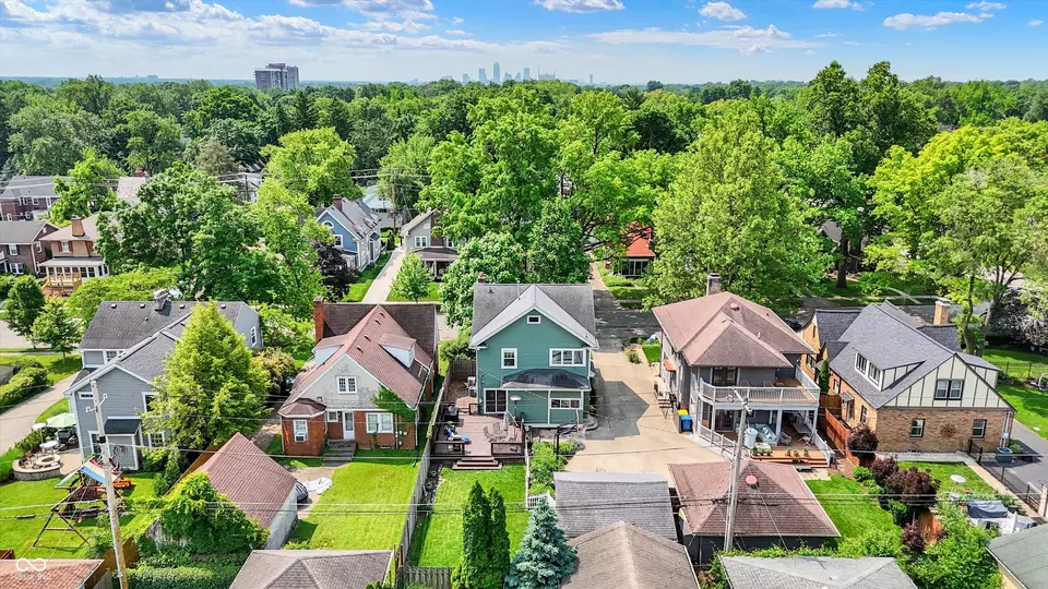 View/Area - 140 W Hampton Dr, Indianapolis, IN 46208 photo 11 of 17